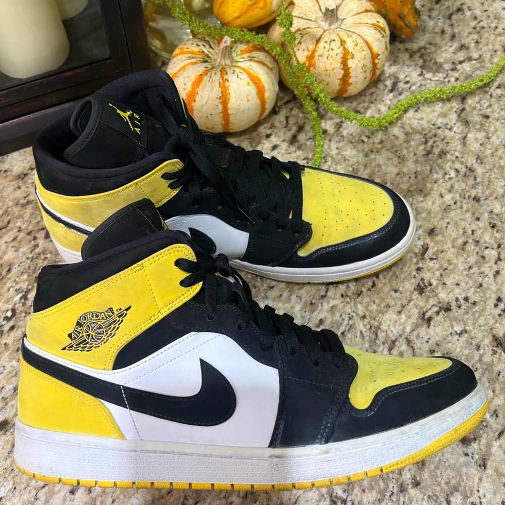 ⚡️Flash Sale⚡️JORDAN 1 Mid Yellow Toe Black Sneakers 12